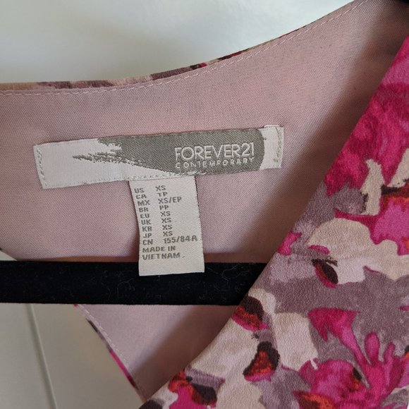 Pink floral Forever 21 dress - Picture 4 of 5